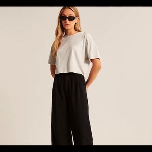 Abercrombie & Fitch Classic Crop Essential Tee